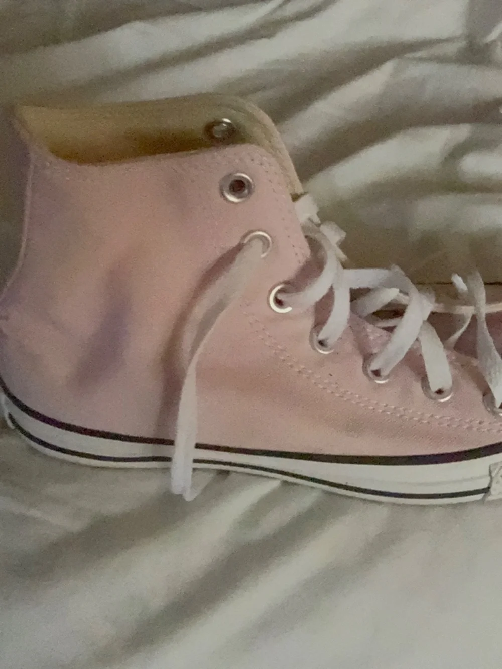 Sneakers with no tags ( like new) original Converse